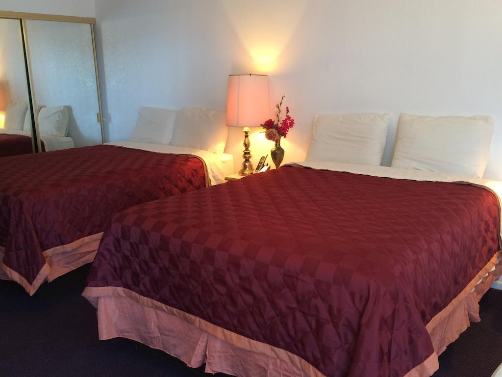 Crystal Palace Inn Brownfield Номер фото